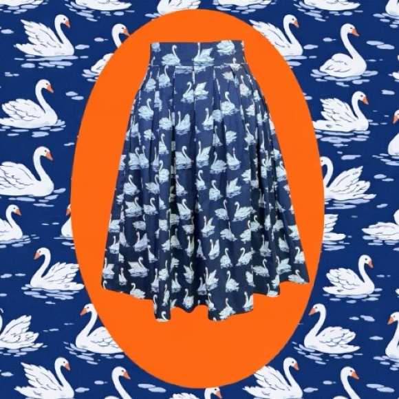 Banned Retro Dresses & Skirts - Banned Retro Navy & White Pin-Up Rockabilly Swan Print Pleated Swing Skirt M
